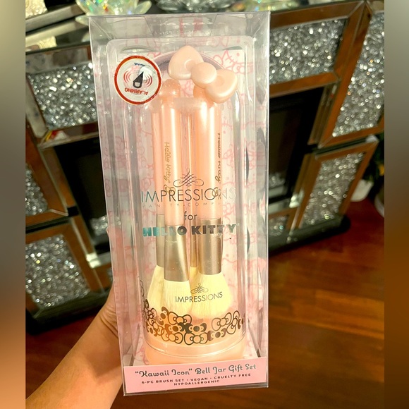 Impressions Hello Kitty Brush Set 6Pcs - Picture 1 of 5
